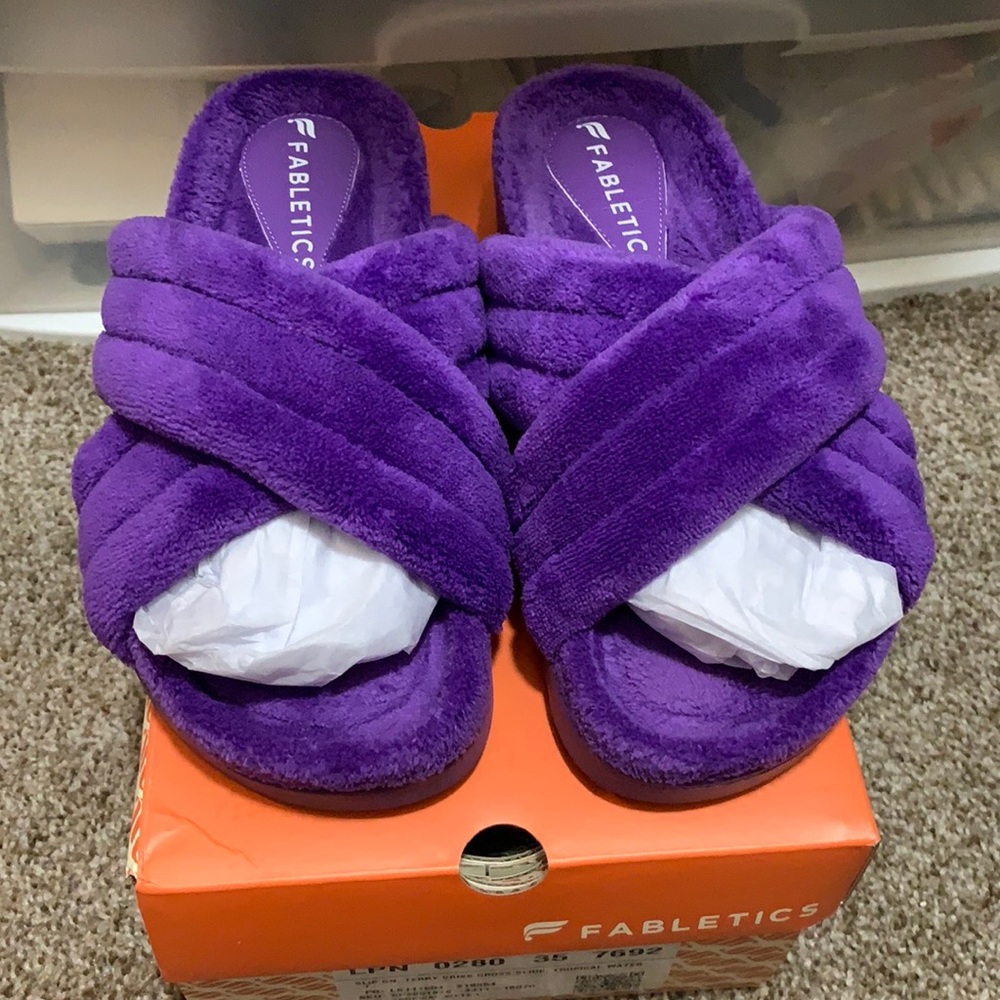Fabletics Slippers - Picture 2 of 5